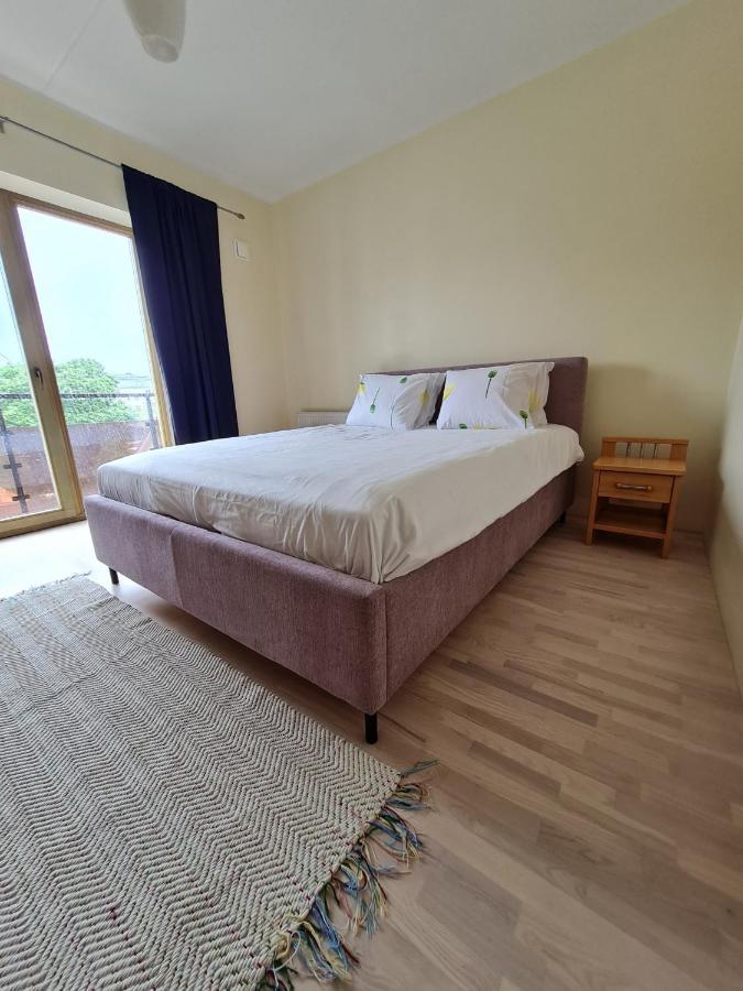 Cozy One Bedroom Apartment In City Center Talin Exterior foto