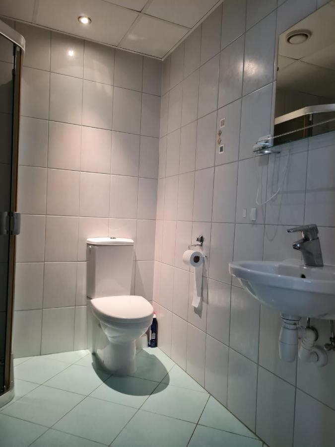 Cozy One Bedroom Apartment In City Center Talin Exterior foto