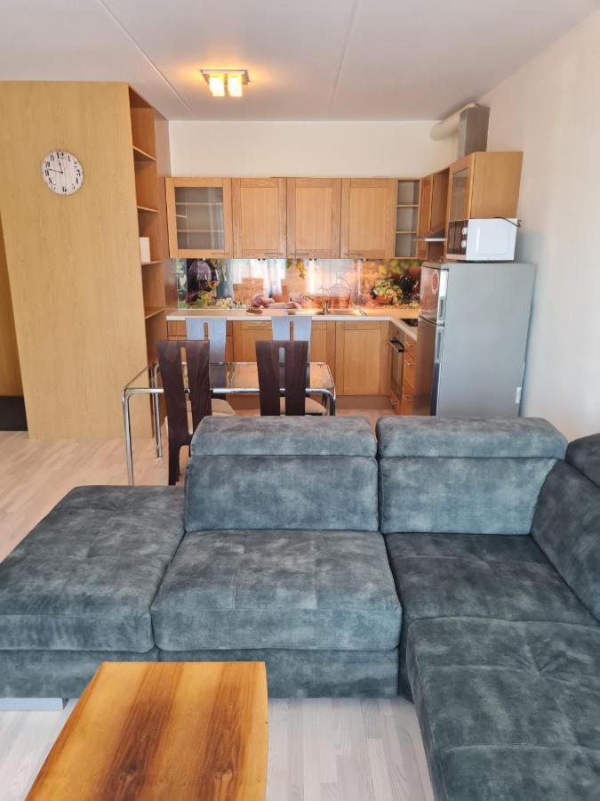 Cozy One Bedroom Apartment In City Center Talin Exterior foto