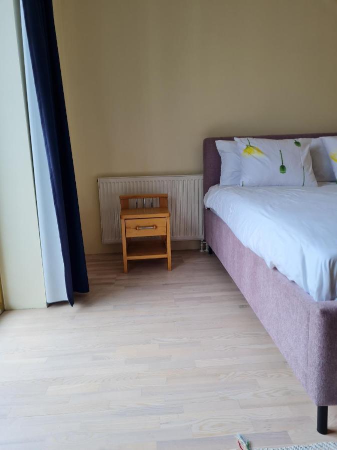 Cozy One Bedroom Apartment In City Center Talin Exterior foto