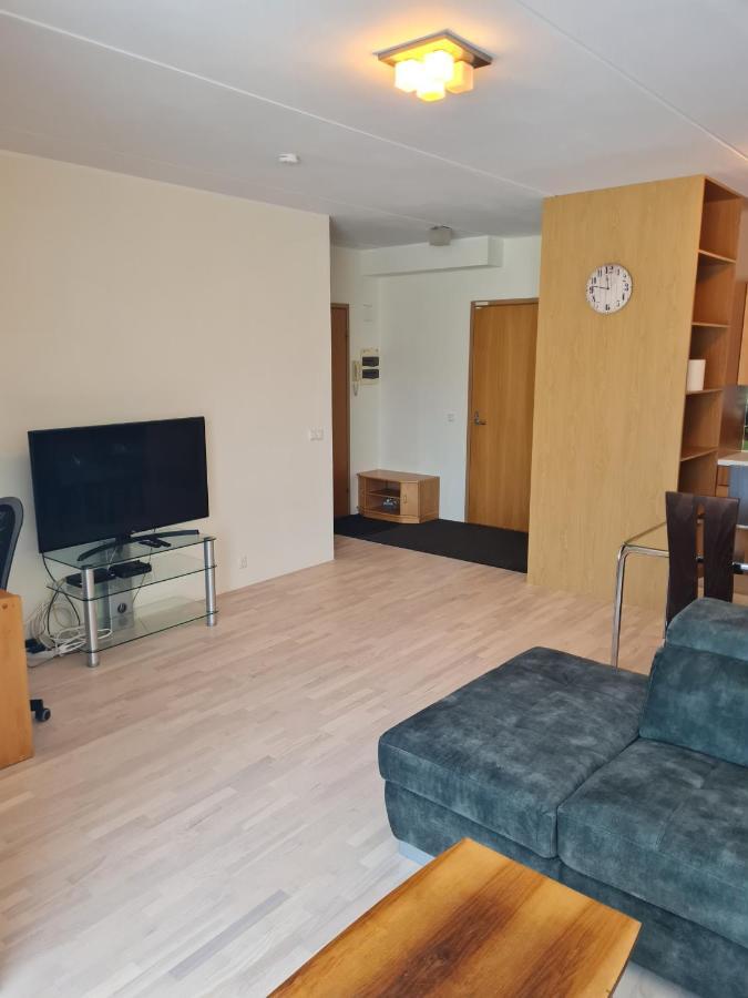 Cozy One Bedroom Apartment In City Center Talin Exterior foto